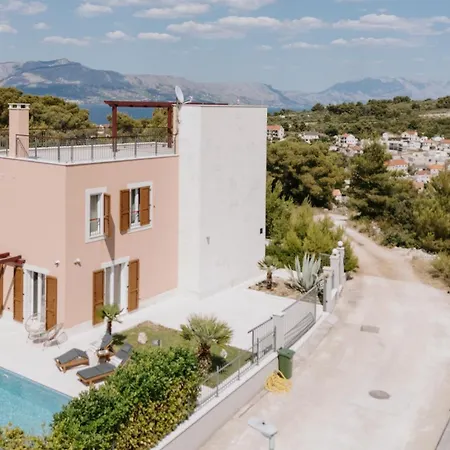 Melograno By Domus Mirus - Rooftop Cinema, Pool, 6-minute Walk To سبليتسكا