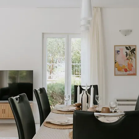 Melograno By Domus Mirus - Rooftop Cinema, Pool, 6-minute Walk To